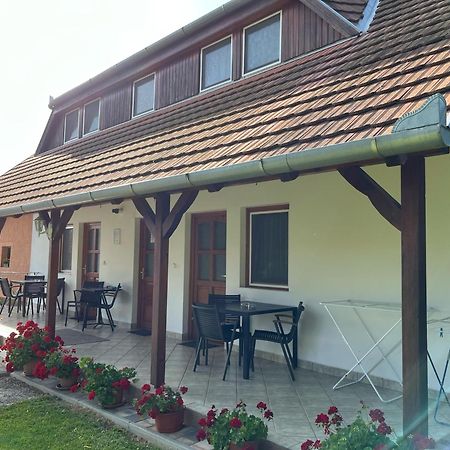 Ibolya Vendeghaz Apartment Kehidakustány Exterior photo