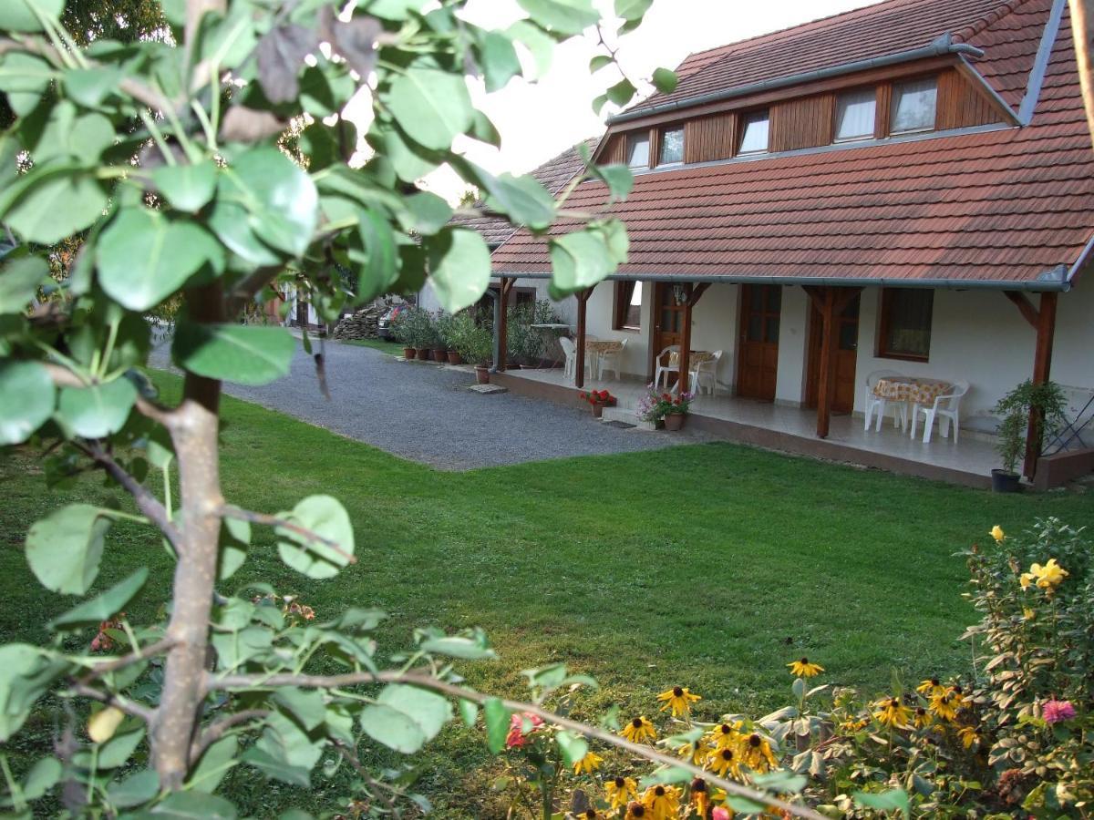 Ibolya Vendeghaz Apartment Kehidakustány Exterior photo